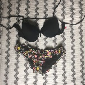Victoria’s Secret bikini
